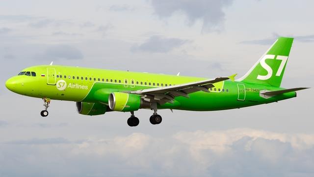 RA-73421:Airbus A320-200:S7 Airlines